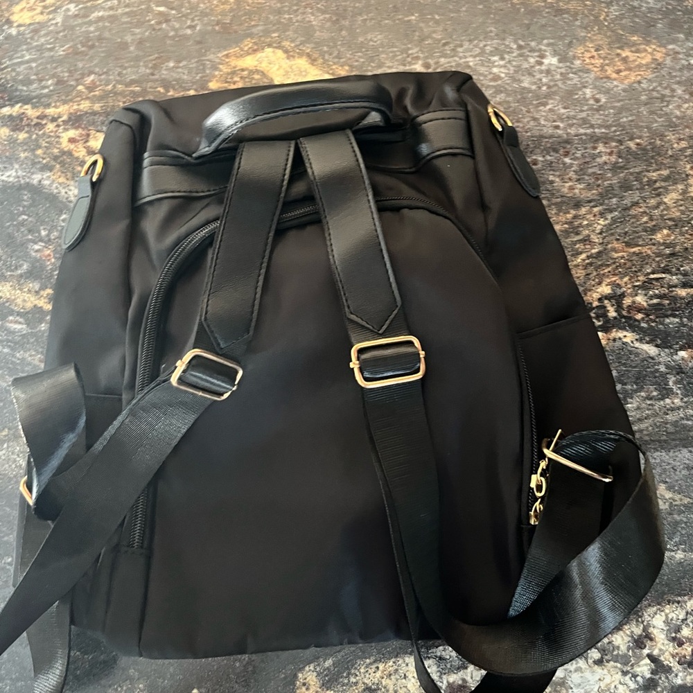 Stylish Black Security Backpack With Multiple Zip… - image 2